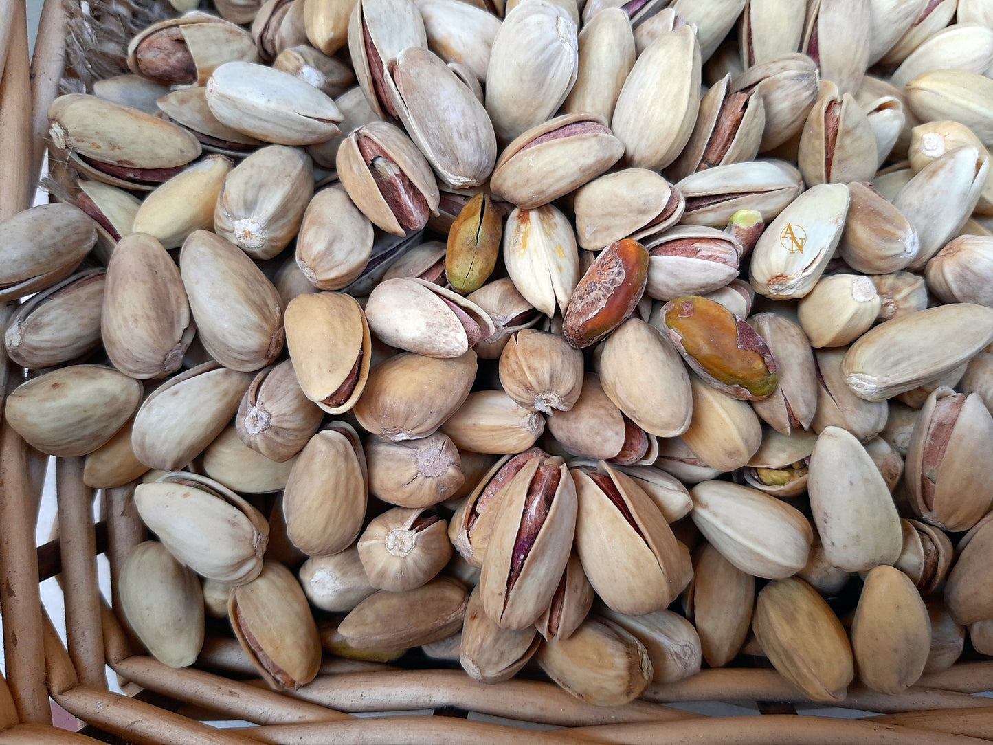 Pistacchi crudi in guscio